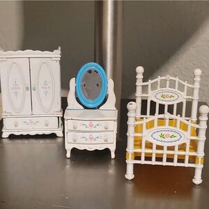 Miniture White Metal Bed, Dressing Table with Mirior Furniture Set